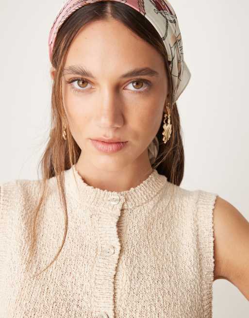 ASOS DESIGN boucle knit waistcoat co-ord in ecru, 4 of 4
