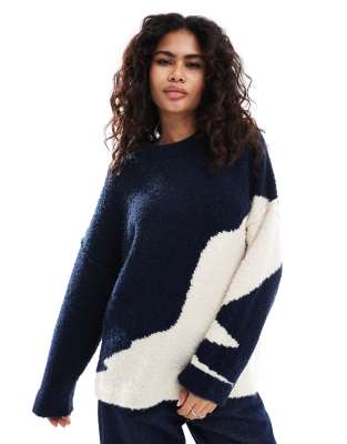 ASOS DESIGN - Bouclé-Pullover mit Rundhalsausschnitt und abstraktem Muster-Bunt