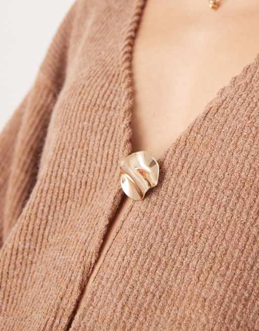 ASOS DESIGN boucle rib cardigan with gold detail button in cocoa, 3 of 4
