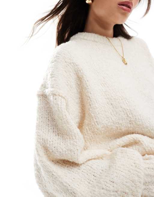 ASOS DESIGN - Bouclé trui met ronde hals in crème, 2 van 4