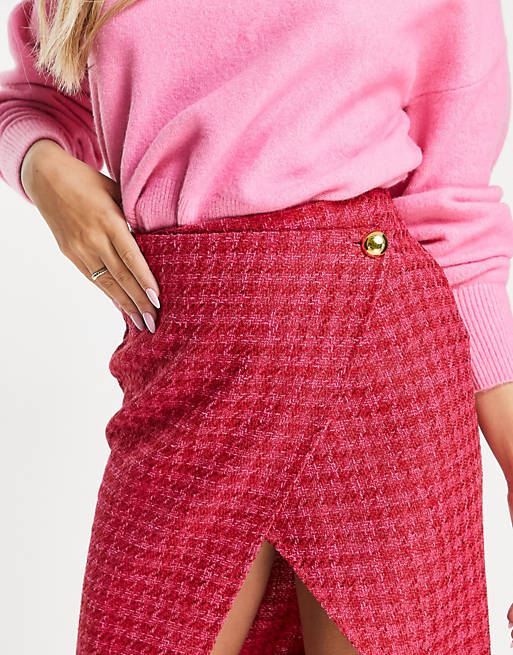 Women boucle wrap midaxi skirt in pink houndstooth print 