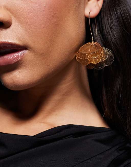 ASOS DESIGN - Boucles d'oreilles à motif pétales en fil métallique - Doré, 3 de 3
