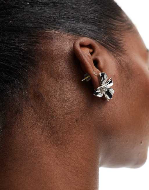 ASOS DESIGN - Boucles d'oreilles à petit détail fleur - Argenté, 2 de 4