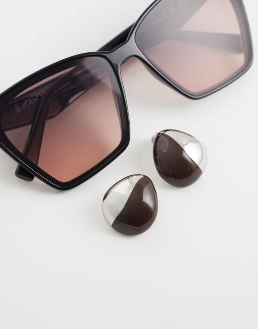 ASOS DESIGN - Boucles d'oreilles avec détail en résine - Argenté/marron chocolat, 2 de 4
