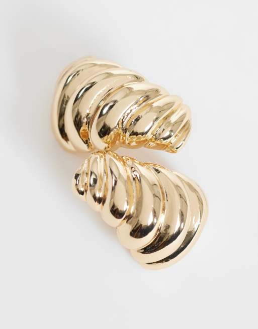 ASOS DESIGN boucles d'oreilles clous avec détail rainuré finition dorée, 3 de 4