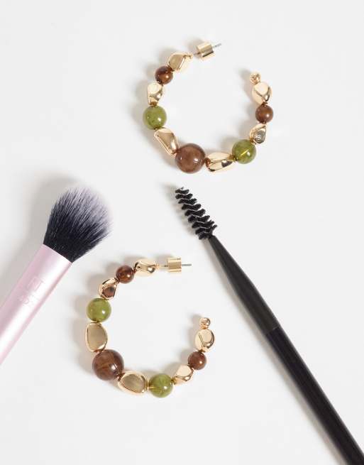 ASOS DESIGN boucles d'oreilles créoles avec perles en résine marron, kaki et ton doré - GOLD, 2 de 4