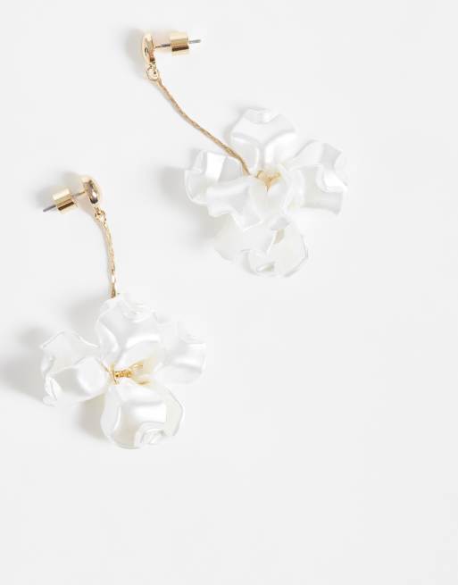 ASOS DESIGN boucles d'oreilles pendantes avec pendentifs fleur ivoire finition dorée - IVOIRE, 4 de 4