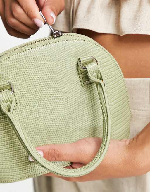 ASOS DESIGN – Bowler-Tasche in Salbeigrün mit Echsenmuster, Tragegriff und abnehmbarem Trageriemen, 2 von 4