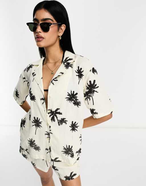 ASOS DESIGN – Bowling-Hemd aus grob gewebter Baumwolle mit Palmenprint, Kombiteil