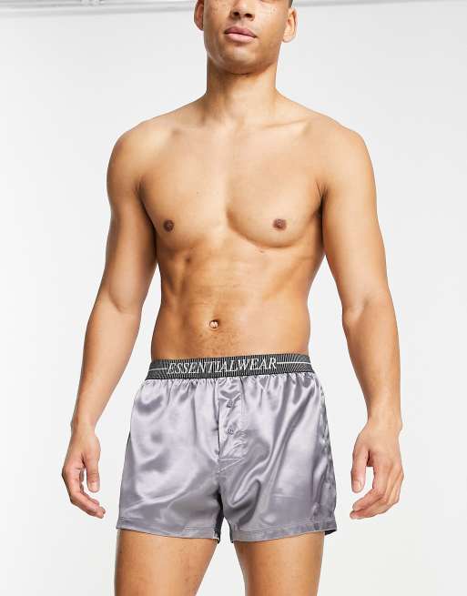 ASOS DESIGN - Boxer in raso con elastico in vita con scritta Essentialwear, 4 di 4