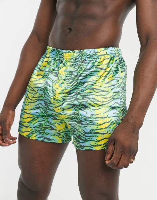 ASOS DESIGN - Boxer in raso con stampa pitonata fluo