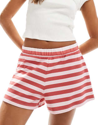 ASOS DESIGN - Boxershorts aus Sweatstoff in Rot gestreift-Rosa