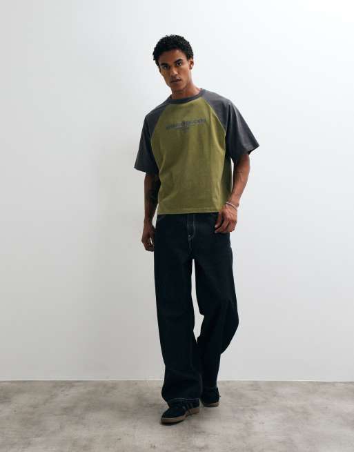 ASOS DESIGN boxig oversize raglan-t-shirt med text i urtvättad grön, 2 av 5