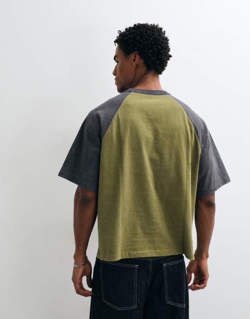 ASOS DESIGN boxig oversize raglan-t-shirt med text i urtvättad grön, 4 av 5