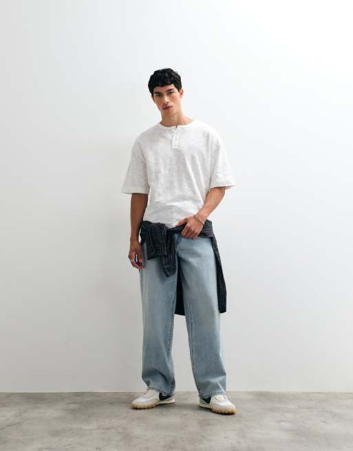 ASOS DESIGN boxig oversize-t-shirt med henley i neutral boucléstruktur, 3 av 5
