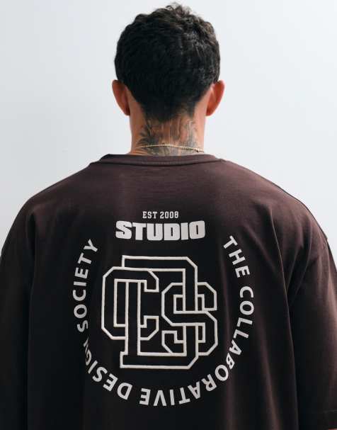 ASOS DESIGN boxig oversize-t-shirt med textbroderi i brunt - view 1
