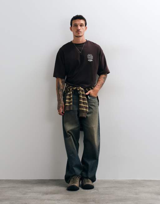 ASOS DESIGN boxig oversize-t-shirt med textbroderi i brunt, 2 av 5
