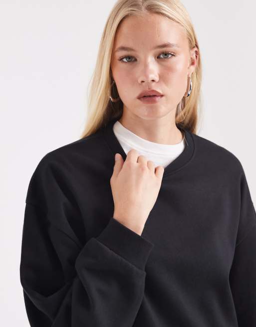 ASOS DESIGN boxy cropped sweatshirt med børstet inderside i sort, 2 af 4