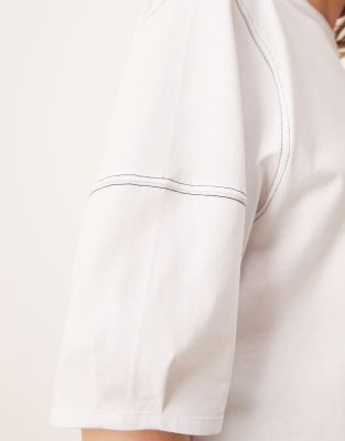 ASOS DESIGN BOXY CROPPED T-SHIRT WITH CONTRAST STITCH 