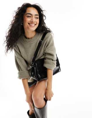 ASOS DESIGN – Boxy Fit Pullover in Mokka mit Rundhalsausschnitt