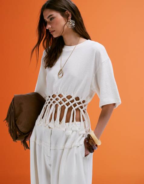 ASOS DESIGN – Boxy Fit T-Shirt in Creme mit Makramee-Saum - view 1