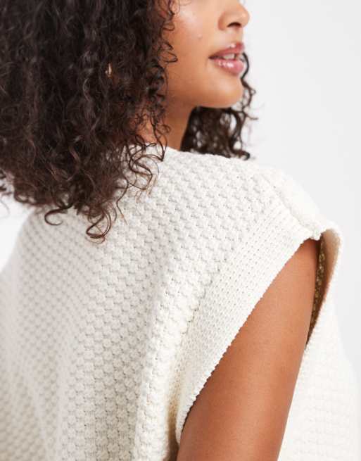 ASOS DESIGN boxy knit stitch vest with button detail in cream, 4 of 4