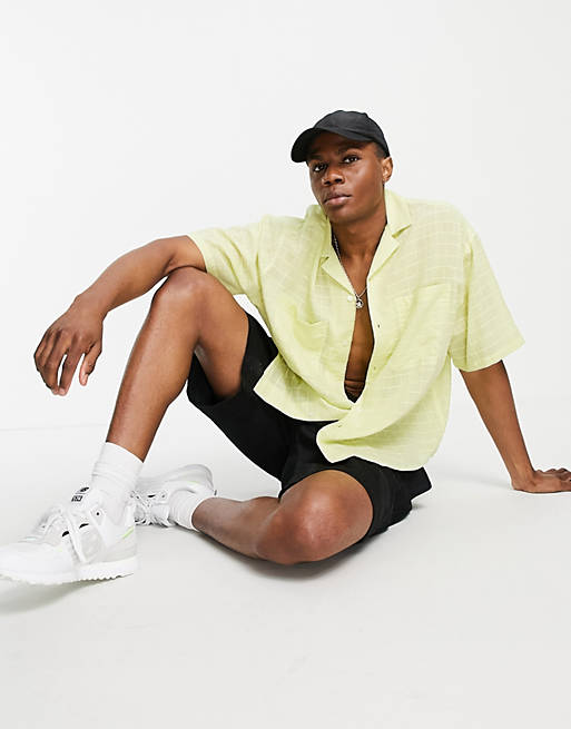 Men boxy oversized beach shirt in sheer casual check in lime 