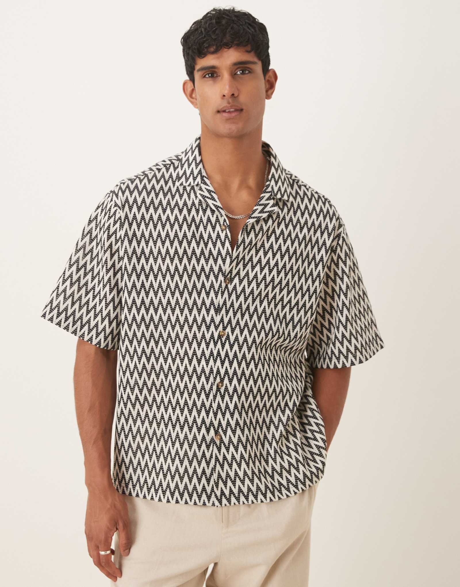 Вязаная крючком рубашка ASOS DESIGN с квадратным воротником-стойкой большого размера коричневого цвета