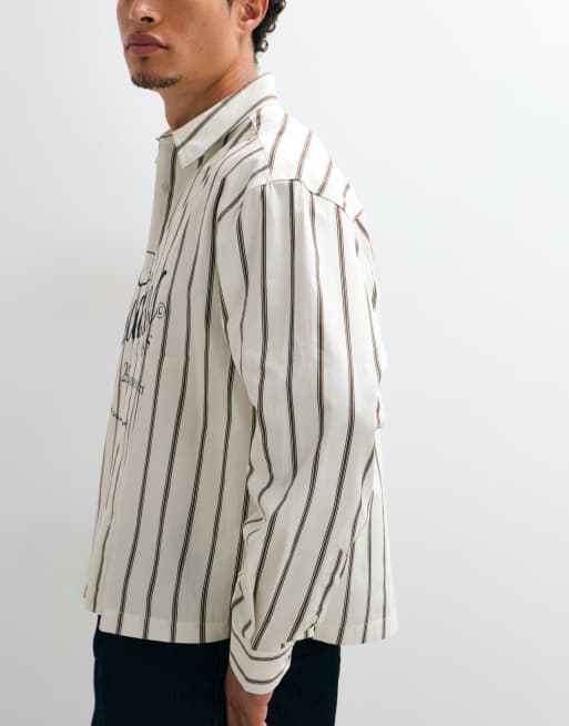 ASOS DESIGN boxy oversized gestreept overhemd met grafische print op de voorkant in gebroken wit, 4 van 5
