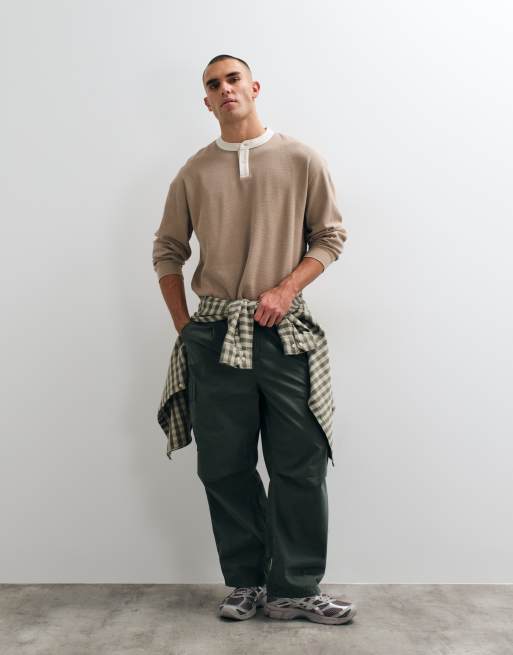 ASOS DESIGN boxy oversized langærmet Henley-T-shirt med kontrastkrave i beige vaffelstrik, 2 af 10