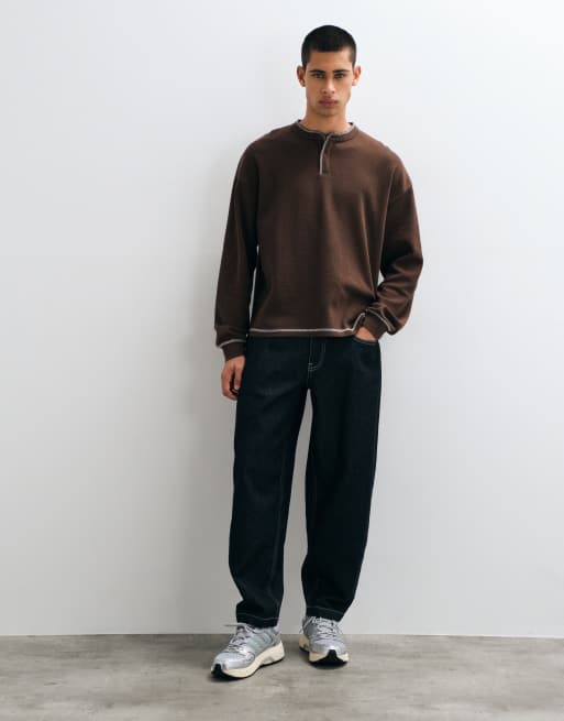 ASOS DESIGN boxy oversized langærmet henley-T-shirt med kontrastkrave i brun waffle, 2 af 5
