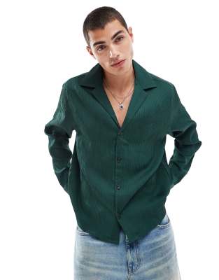 boxy oversized plisse shirt in green