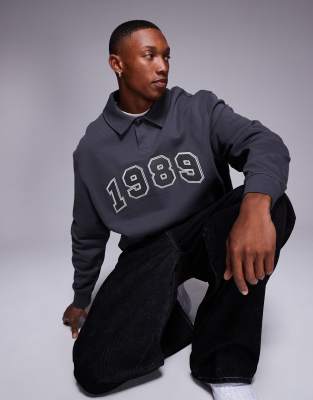 boxy oversized polo sweatshirt with applique print in charcoal-Gray