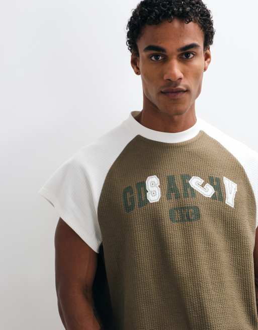 ASOS DESIGN boxy oversized raglan t-shirt with print in khaki and cream seersucker, 3 of 5
