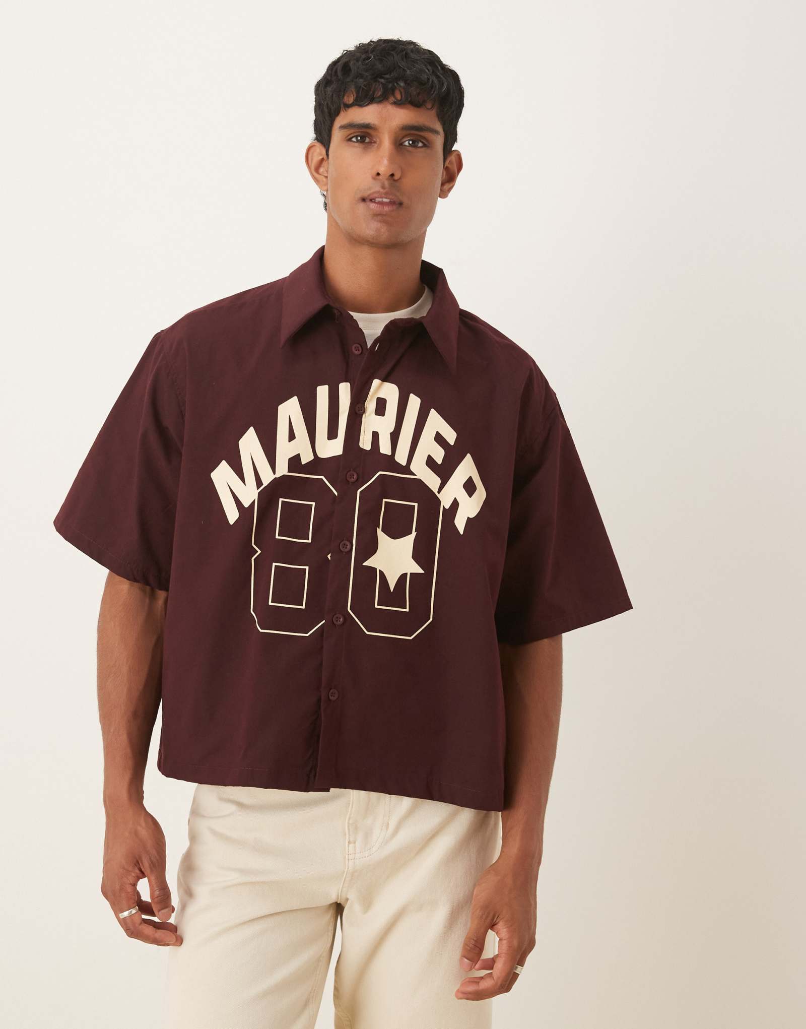 ДИЗАЙНЕРСКАЯ рубашка свободного кроя оверсайз от ASOS с принтом спереди бордового цвета 