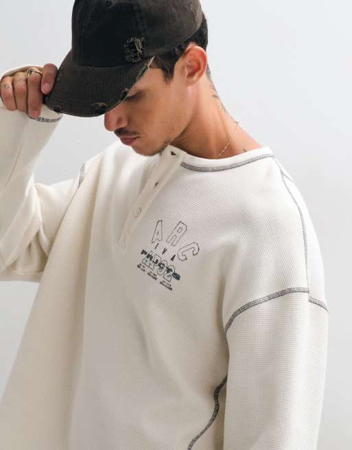ASOS DESIGN boxy oversized T-shirt med henley og print i cream waffle, 2 af 5