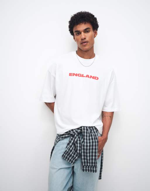 ASOS DESIGN boxy oversized t-shirt with England football graphic in white, 3 of 5
