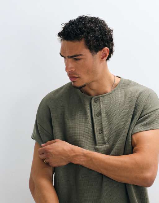 ASOS DESIGN boxy oversized t-shirt with henley and cap sleeve in khaki waffle, 4 of 5