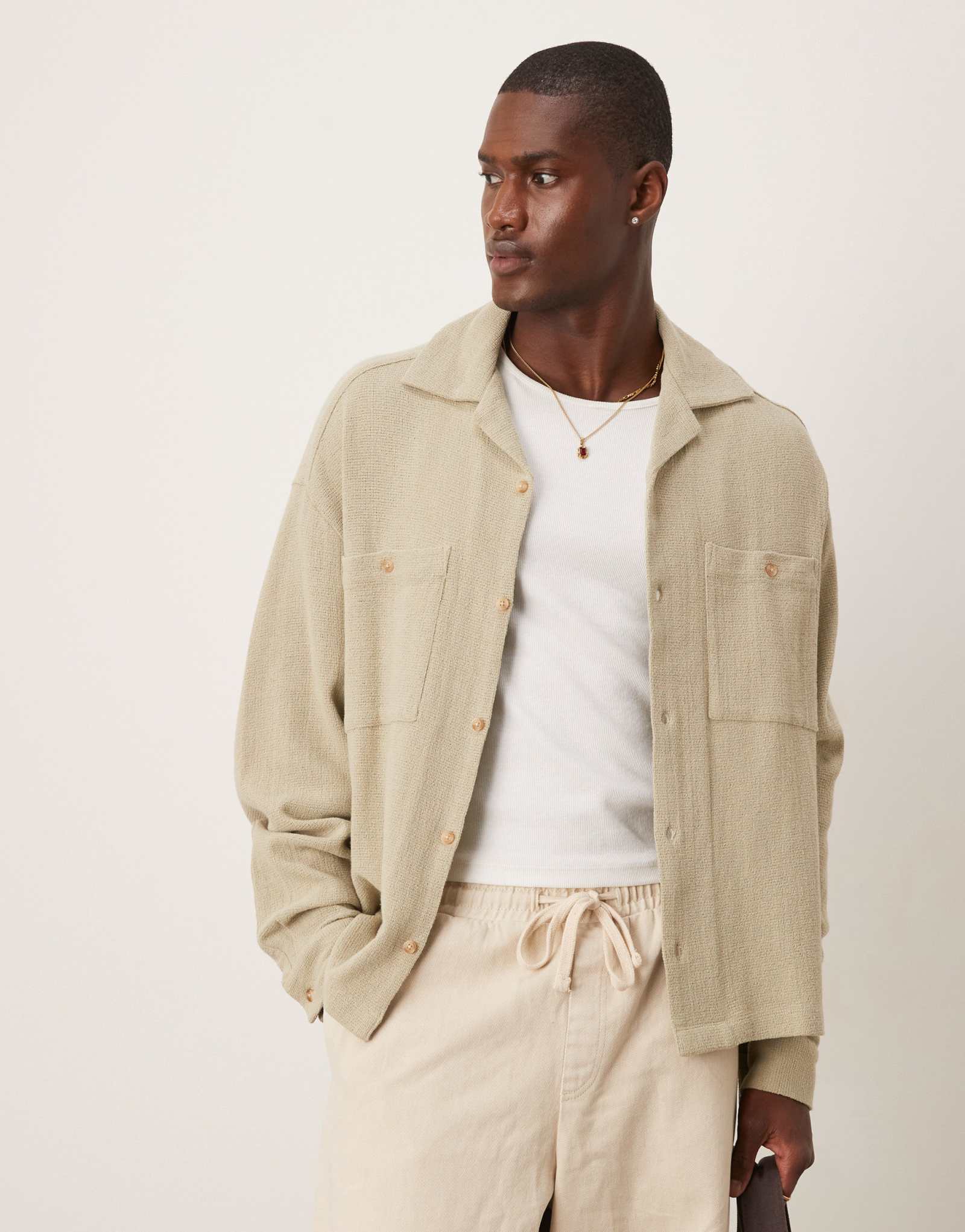 ДИЗАЙНЕРСКАЯ рубашка свободного кроя ASOS DESIGN с текстурой оверсайз в шалфейно-зеленом цвете