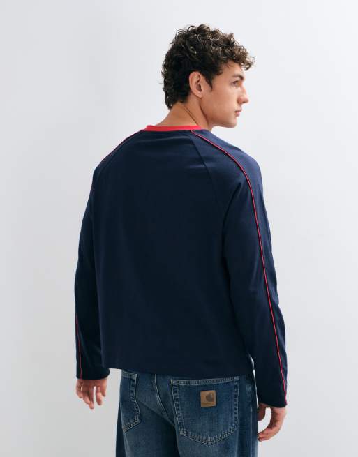 ASOS DESIGN Boxy Relaxed Langarm-T-Shirt mit V-Ausschnitt und Textprint in Marineblau, 5 von 5