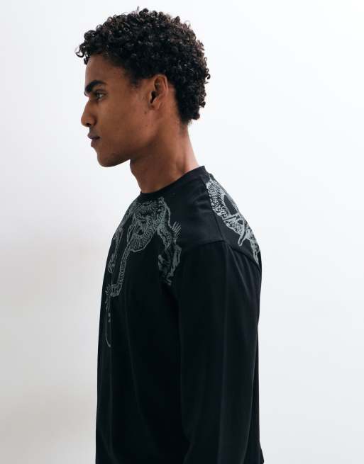 ASOS DESIGN boxy relaxed long sleeve t-shirt with dragon graphic in black, 4 of 5