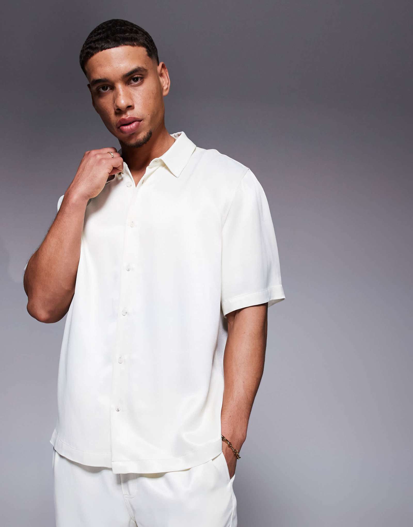 Атласная рубашка свободного кроя кремового цвета от ASOS DESIGN - часть комплекта