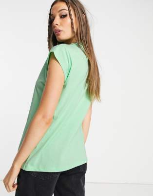 boxy sleeveless t shirt