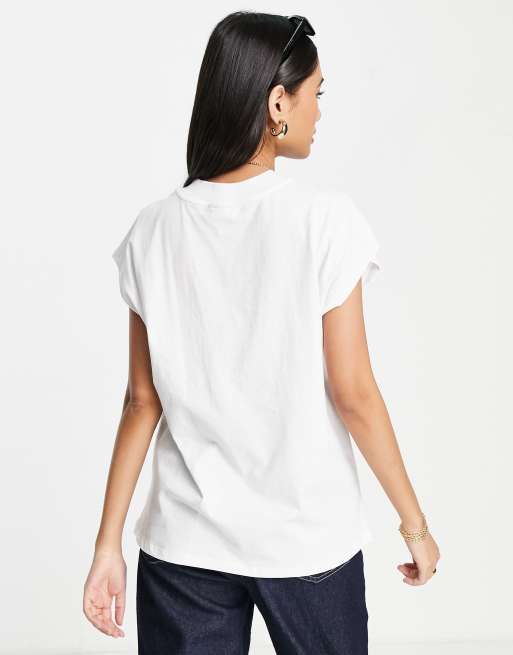 white sleeveless t shirt women's