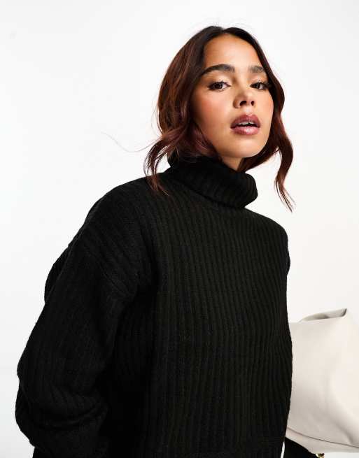 Black 2025 boxy sweater