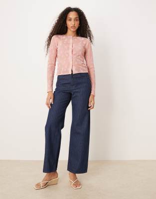 ASOS DESIGN - Boyfriend-Jeans in Denim mit Streifen-Marineblau