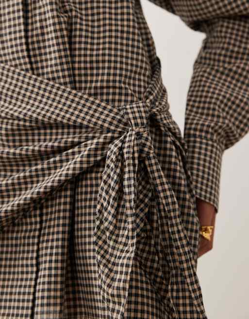 ASOS DESIGN boyfriend overhemdjurk mini met multiway sjaaldetail in tan check, 3 van 4