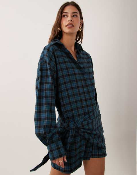 ASOS DESIGN boyfriend-skjortklänning i minilängd med scarfdetalj i flera sätt i marinblått rutmönster - view 1