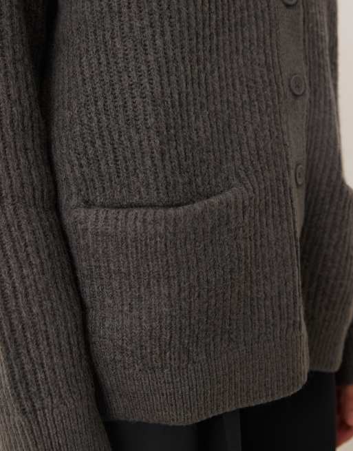 ASOS DESIGN – Boyfriend-Strickjacke in Anthrazit mit Rippenmuster und Oversize-Passform, 4 von 4