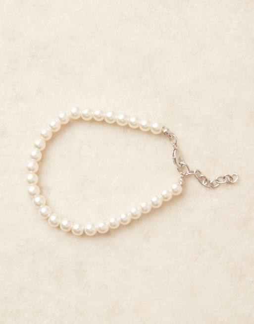 ASOS DESIGN - Bracciale con perle sintetiche bianche in vetro da 6 mm , 3 di 3
